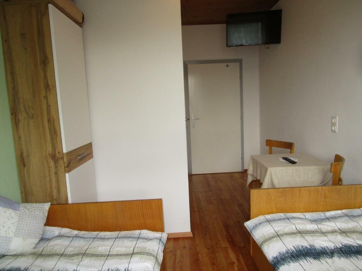 Dorfwirtshaus Rauch Otel Eschabruck Dış mekan fotoğraf
