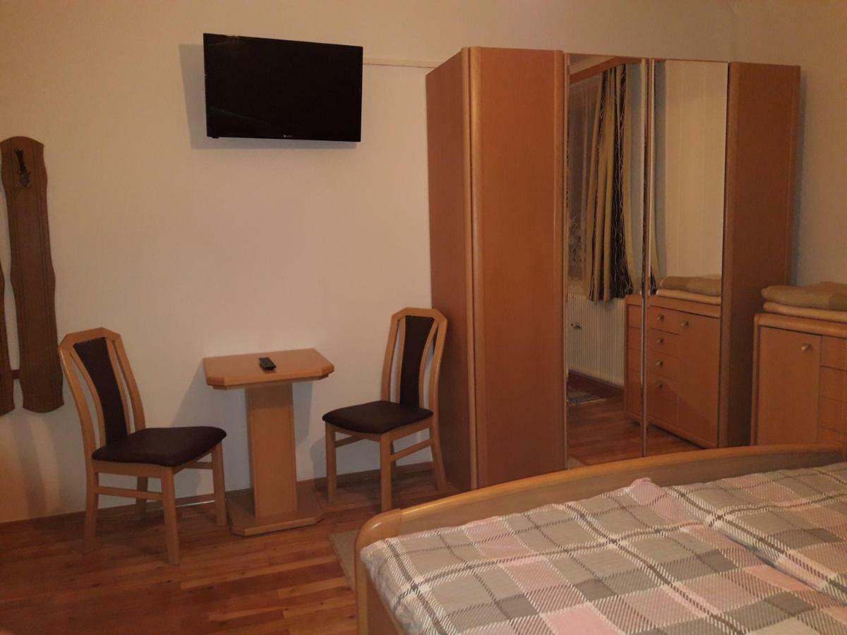 Dorfwirtshaus Rauch Otel Eschabruck Dış mekan fotoğraf