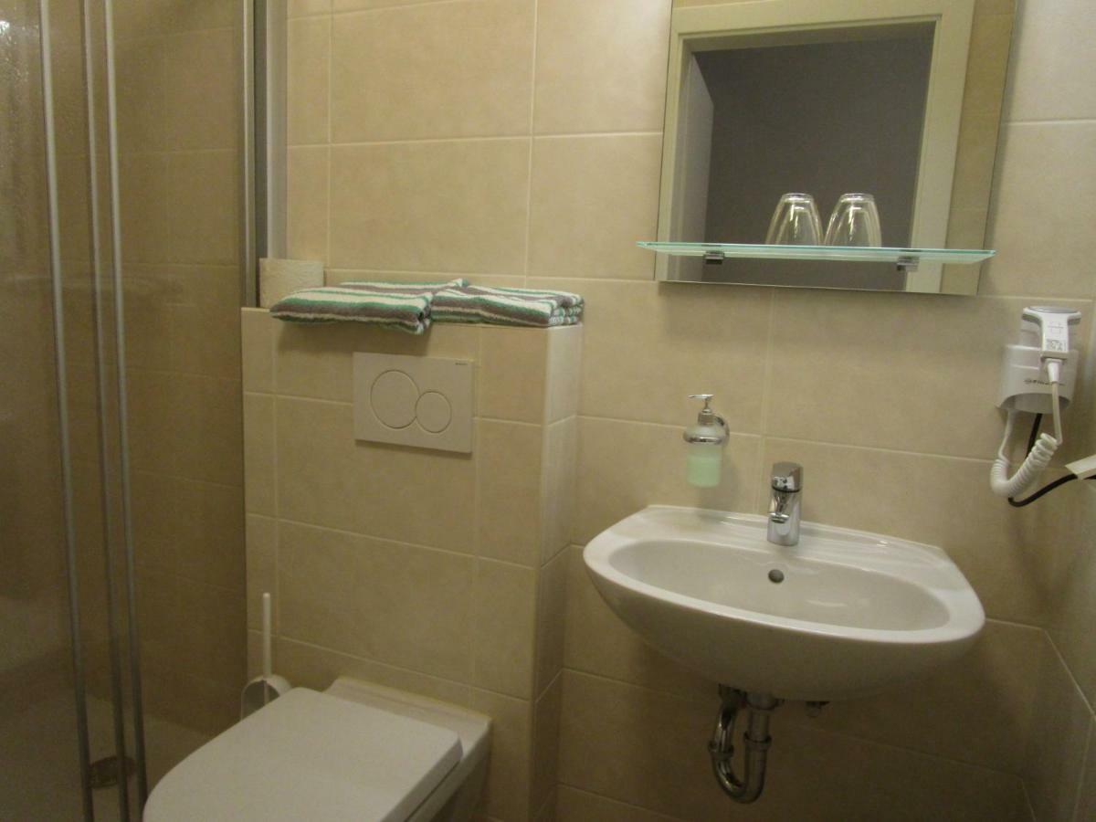 Dorfwirtshaus Rauch Otel Eschabruck Dış mekan fotoğraf